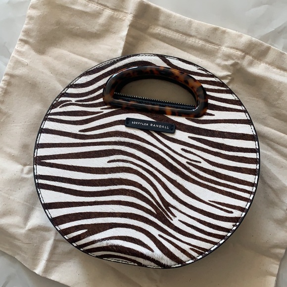 Indy Zebra-print Calf Hair Shoulder Bag In Ivory - Picture 7 of 8